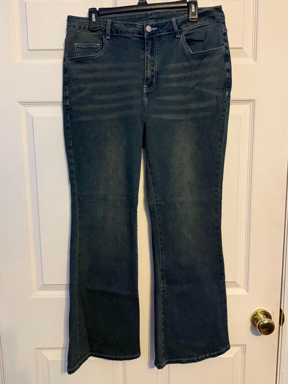 ROMWE Women's Embroidered Jeans